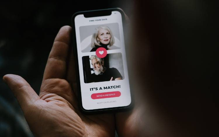 Spy Apps: Enhancing Safety in Online Dating